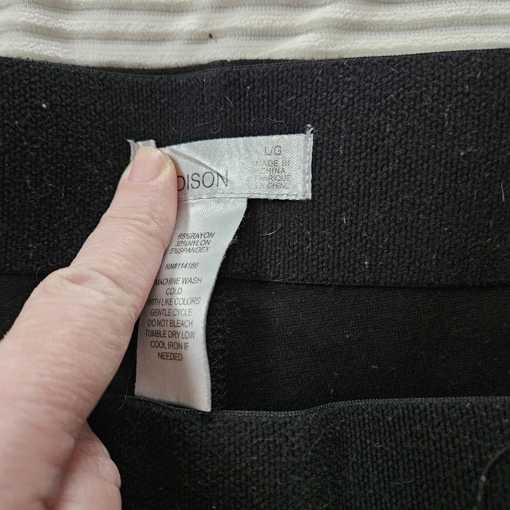 89+Madison Black Button-Detail Pants. Leggings Size Large - Picture 4 of 6
